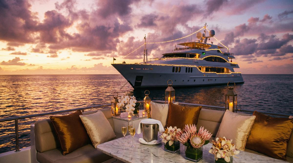 网红主播传媒游艇派对传媒演示奢华场景拍摄